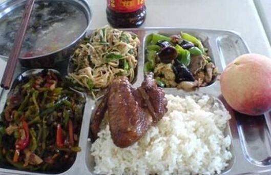 【JDB官网入口】服装、护肤品、纸尿裤等齐降关税平均降幅超过50%(图2) JDB官网入口