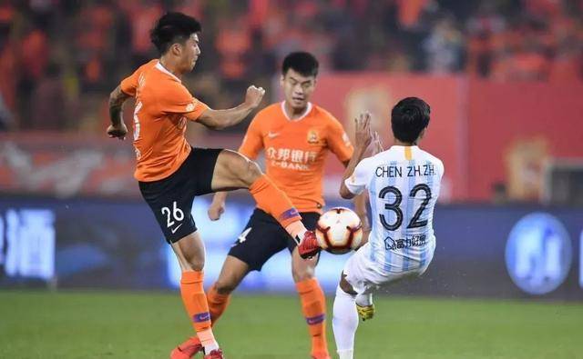 【Jdb电子官网】
五年前无缘中甲一线队 如今他一人双杀广州双雄、破鲁能上港(图6)